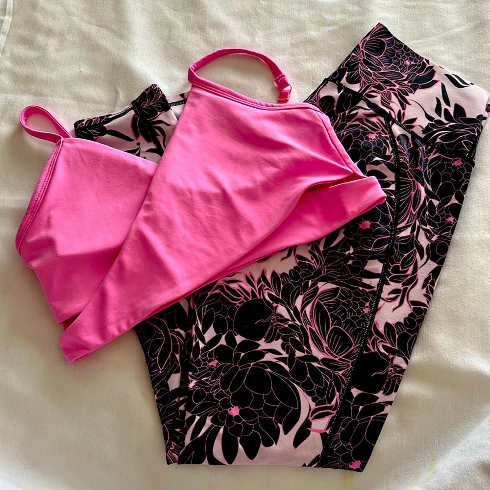Fabletics Imani Outfit Yoga Pants w/ Adjustable Sports Top